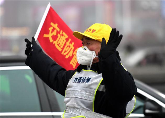 重磅！鄭州將取締馬路停車場 人行道禁設(shè)停泊位